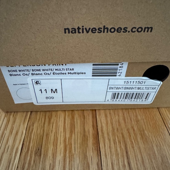 NWT native shoes - Picture 4 of 4